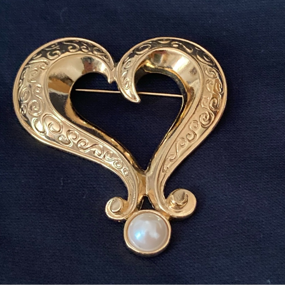Kenneth j lane for Avon gold tone faux pearl large heart pin